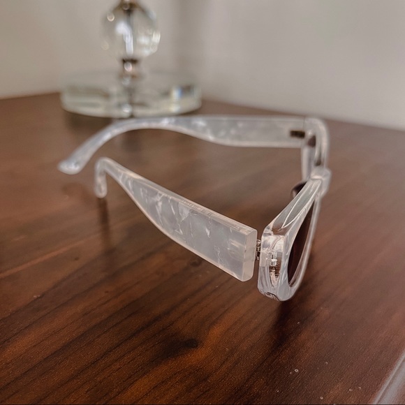 White retro sunglasses - Picture 3 of 5